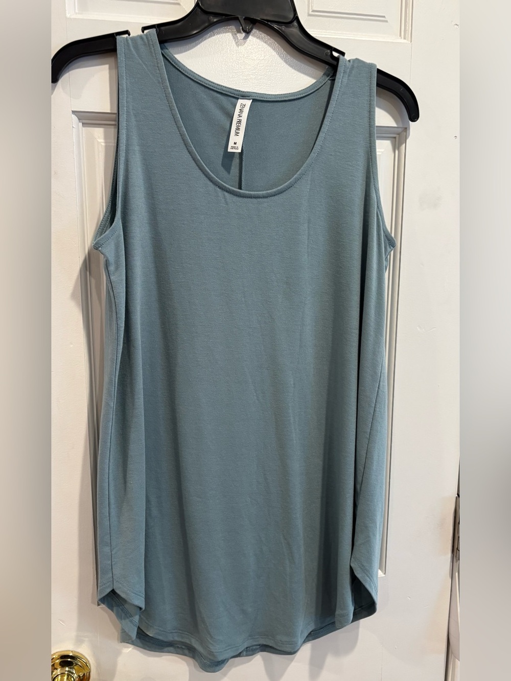 Women’s Zenana Outfitters Scoop Neck Tank Top in Dusty Teal. Size M